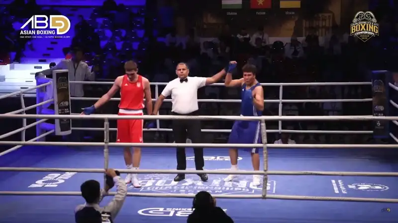 Казах разгромом оформил выход в финал исторического чемпионата Азии