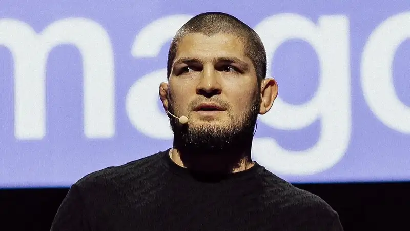 Хабиб Нурмагомедов высмеял скандал в самолёте: Почему они всегда сажают меня на это место?