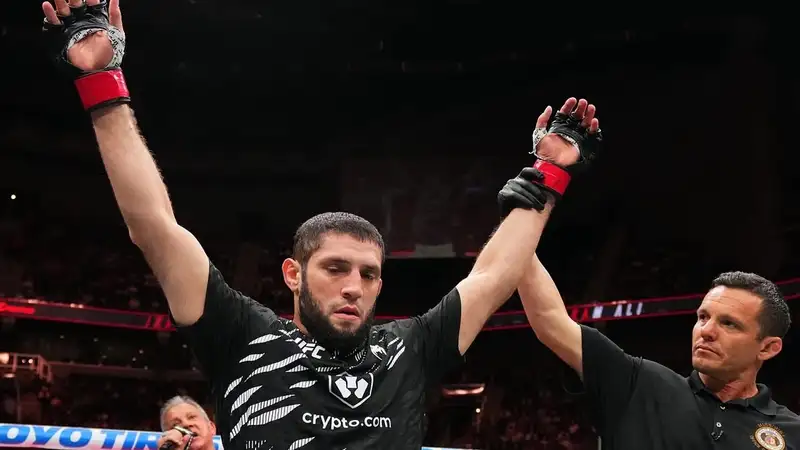 Икрам Алискеров назвал фаворита в бою дю Плесси - Чимаев