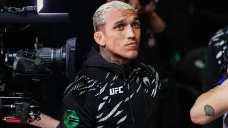 Чарльз Оливейра