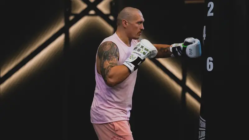 Александр Усик