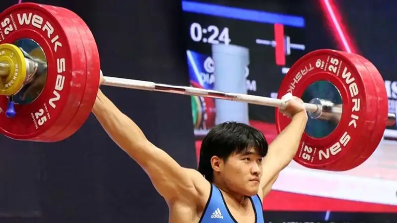 Сегодня он мог стать трёхкратным чемпионом мира (2023, 2024, 2025). Однако...