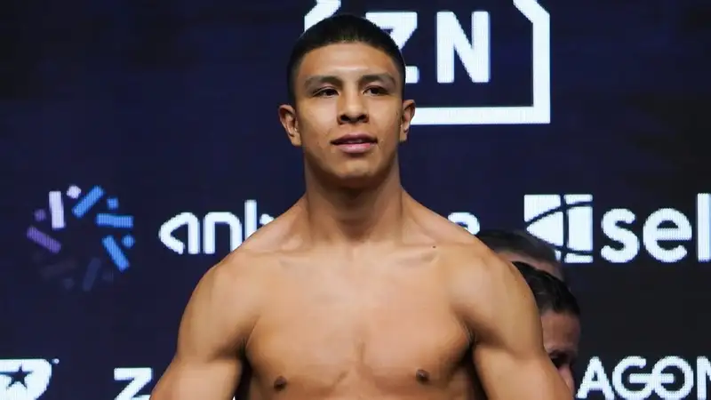 Мунгия взял реванш у Сураса за сенсационное поражение в первом бою