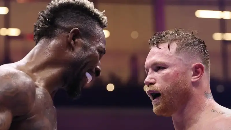 "Будь соперник звездой, победу отдали бы ему": чемпион мира высказался о победе "Канело" над Скуллом