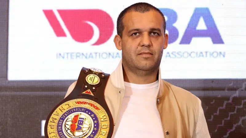 Умар Кремлёв  