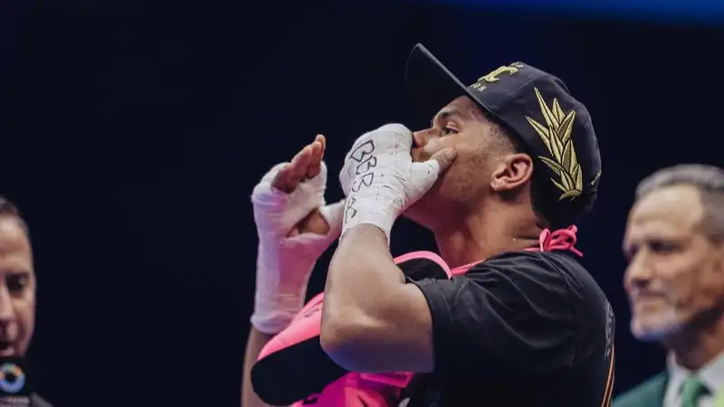 Легендарный промоутер высказался о потенциальном бое Стивенсона с Дэвисом