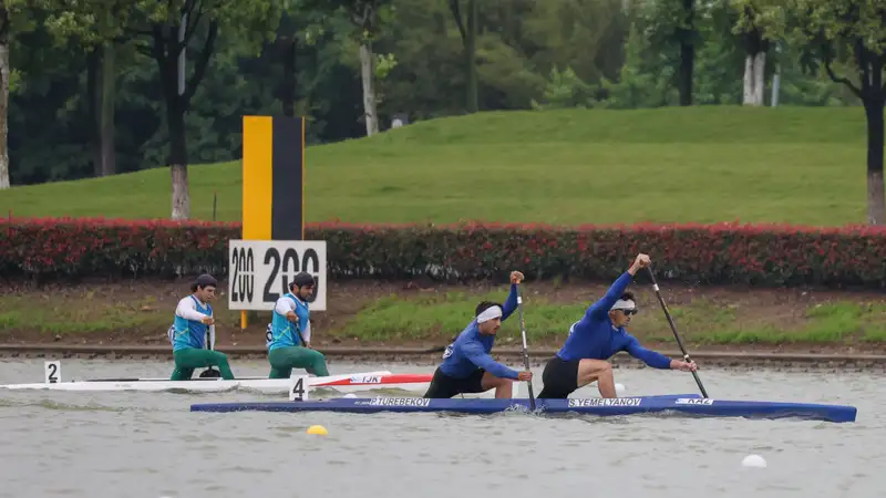 Казахстанские гребцы квалифицировались в финалы чемпионата Азии