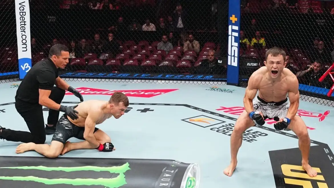 Бекзат Алмахан эффектно нокаутировал американца и одержал первую победу в UFC Бекзат Алмахан эффектно нокаутировал американца и одержал первую победу в UFC