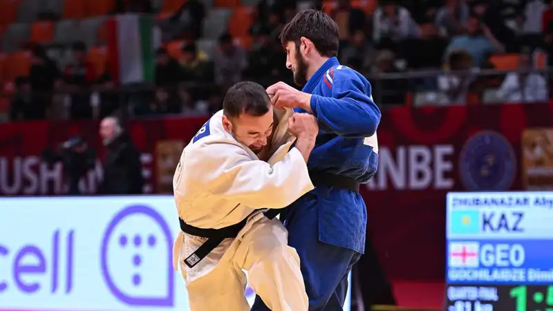 Абылайхан Жубаназар опять проиграл Чжуну Хван Ли