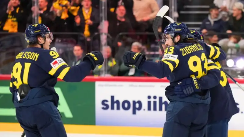 Сборная Швеции одержала третью победу на ЧМ-2025 по хоккею