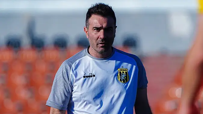 Вавалис Вавалиса рано уволили