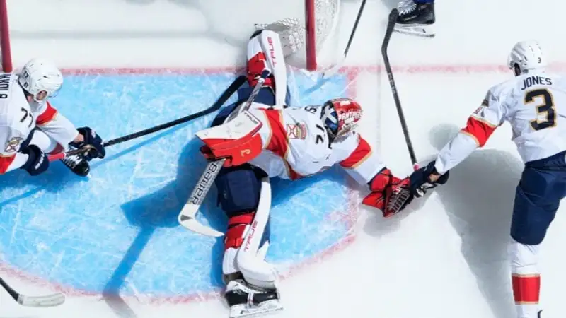 Бобровский рекорд НХЛ