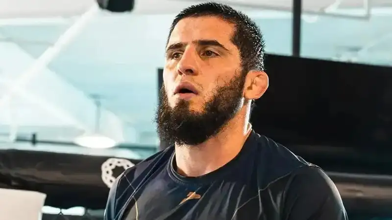 Ислам Махачев