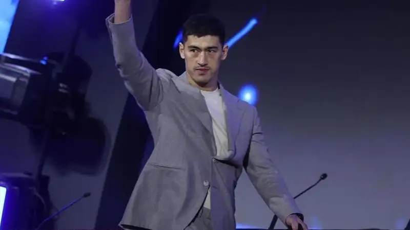 Дмитрий Бивол