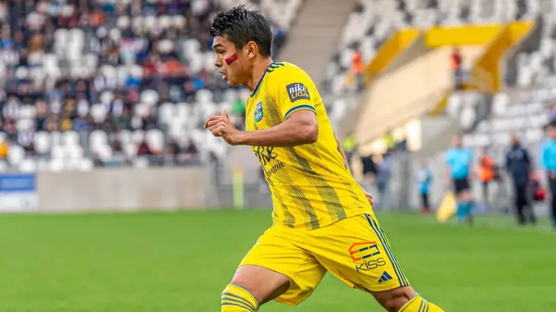 Галымжан Кенжебек на поле