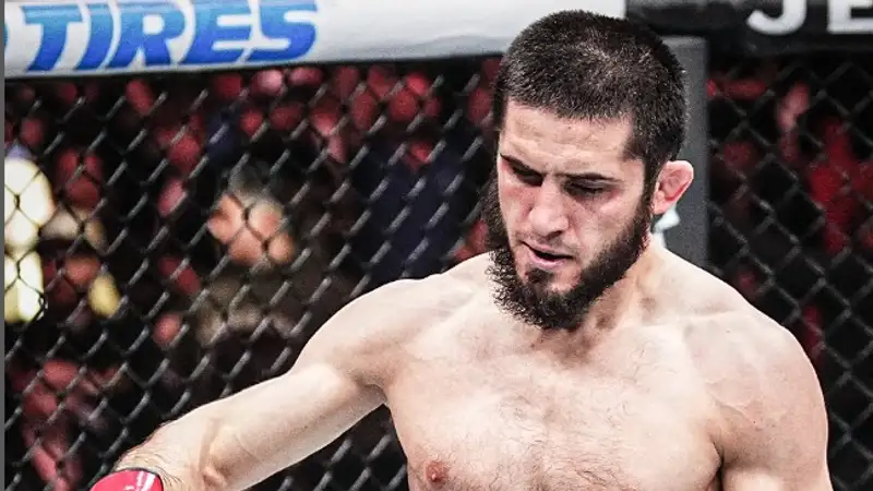 Махачева критикуют