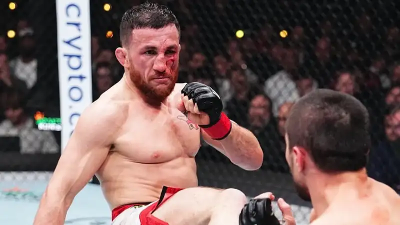 "Он был полумёртвым": тренер Двалишвили хотел снять Мераба с боя против Нурмагомедова