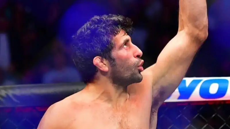 Топовый легковес UFC уверен, что финишировал бы Махачева