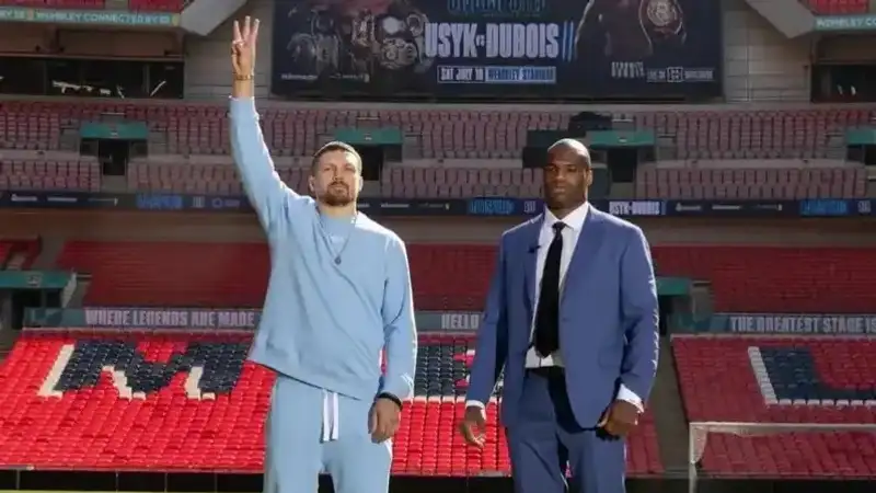 Александр Усик