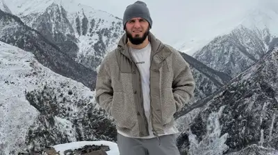 Ислам Махачев
