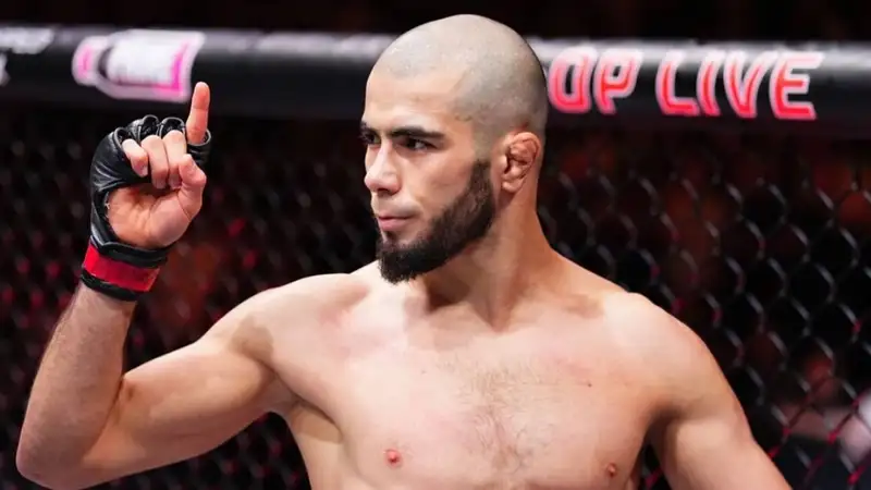 Непобеждённый экс-боец UFC высказался о возможном бое Махачев – Топурия