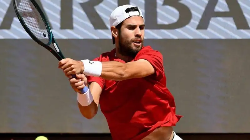 Чемпион Almaty Open с победы стартовал на "Ролан Гаррос"