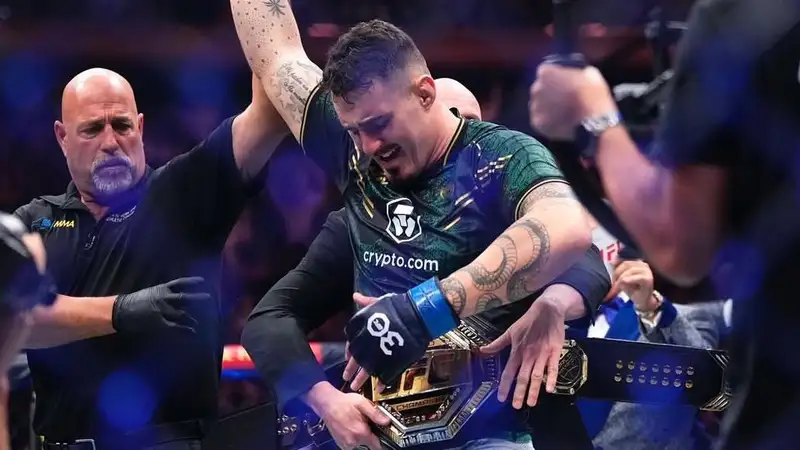 Том Аспиналл