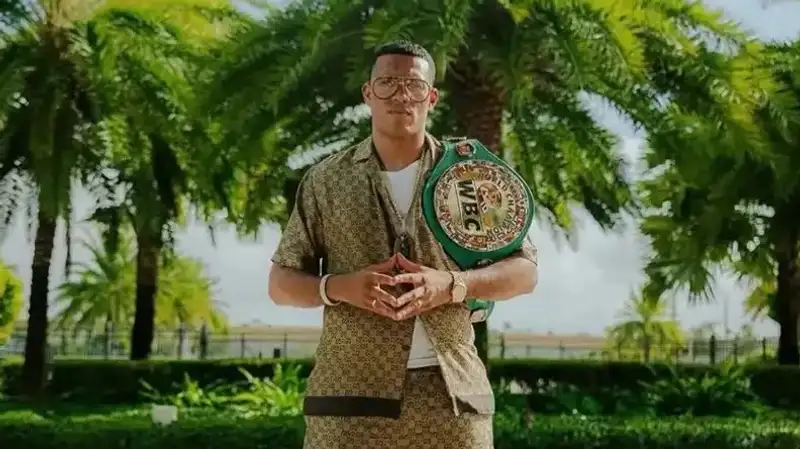 Дэвид Бенавидес 