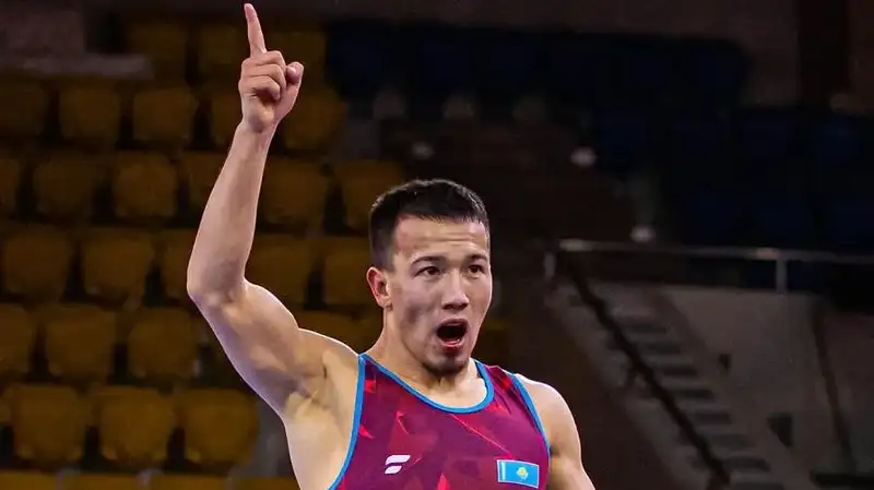 Титулованный Айдос Султангали очень уверенно идёт к 