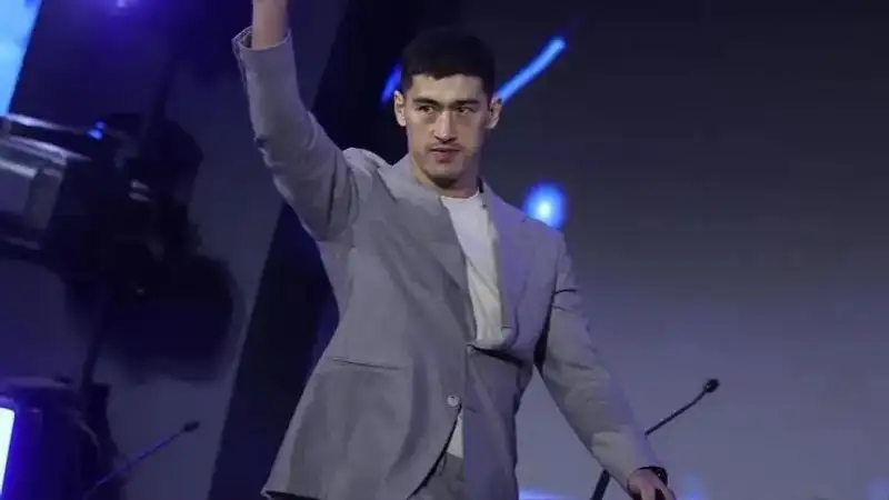 Дмитрий Бивол