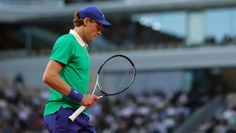 Первая ракетка мира вышел в четвертьфинал "Ролан Гаррос", где встретится с Бубликом