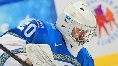 Голкипер сборной Казахстана по хоккею продолжит карьеру в АХЛ