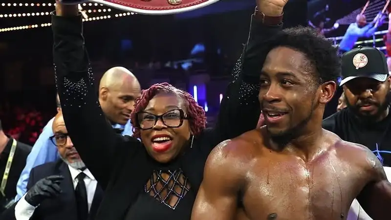 Кишон Дэвис 