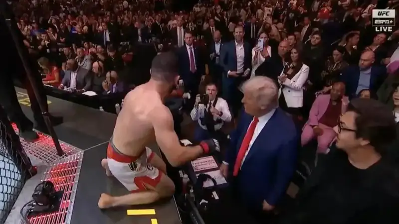 Мераб встал на колени перед Трампом