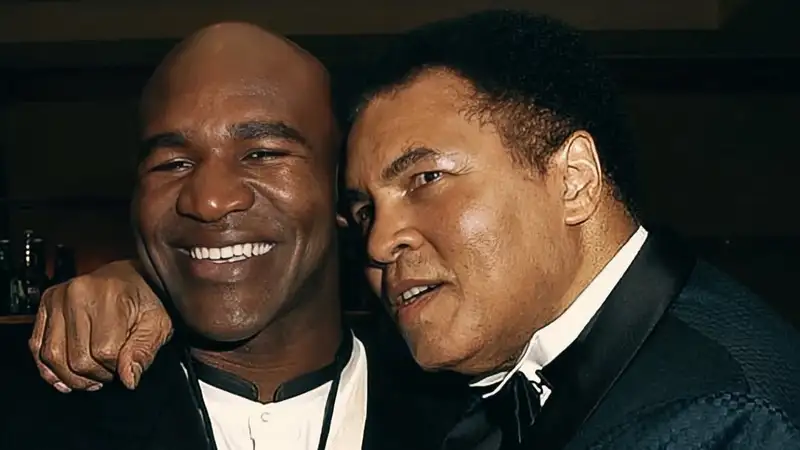 "Я побил рекорд Али": Холифилд назвал себя лучшим боксёром в истории