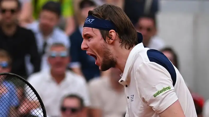 Стали известны гонорары казахстанских теннисистов на "Ролан Гаррос"