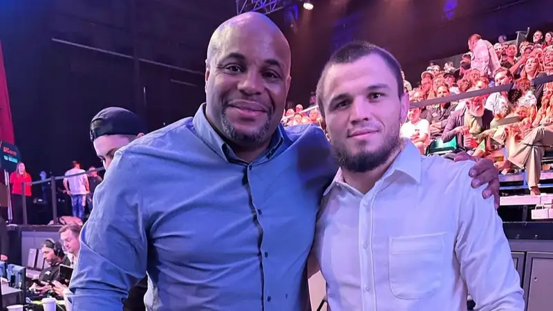 Даниэль Кормье назвал следующего соперника Умара Нурмагомедова