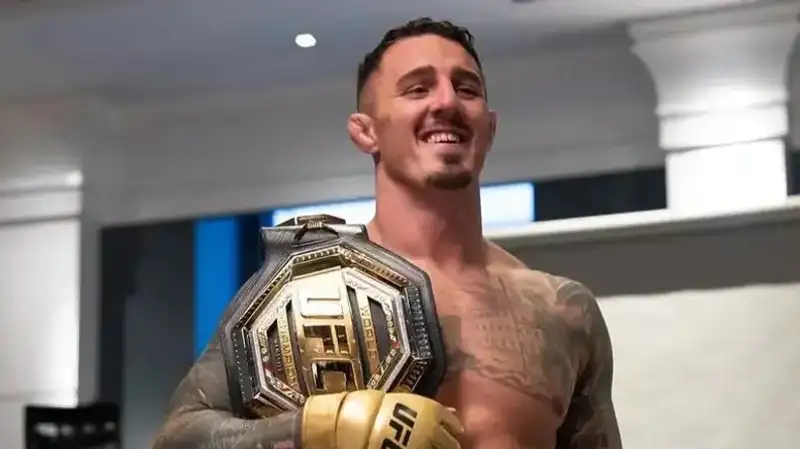 Том Аспиналл 