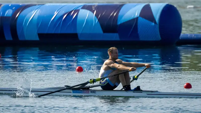 Казахстанские гребцы выиграли три медали на международном турнире в России