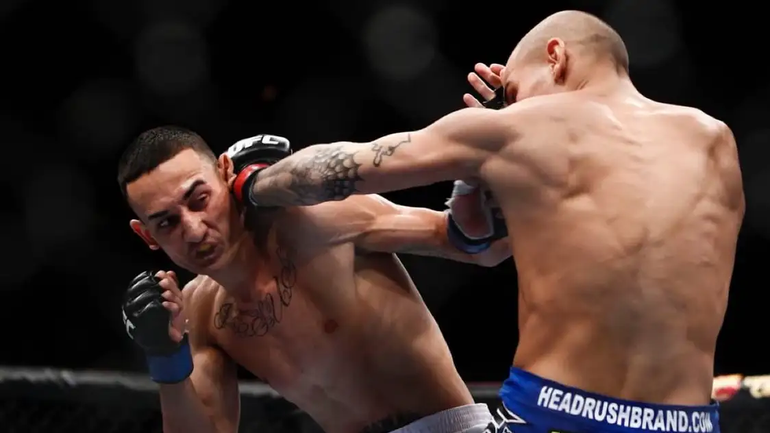 Экс-чемпион UFC хочет встретиться с победителем боя Топурия - Оливейра Экс-чемпион UFC хочет встретиться с победителем боя Топурия - Оливейра