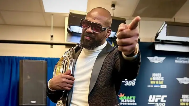 Ветеран UFC назвал Джонса величайшим читером всех времён