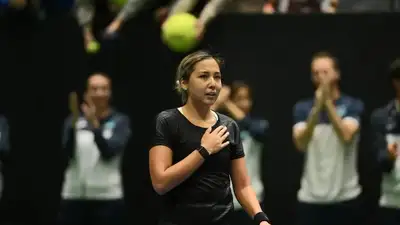 Дияс прошла в 1/4