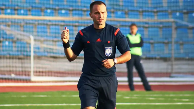 Судьи на матчи 13 тура