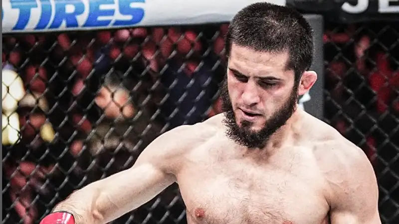 Махачев пожерется с Топурией