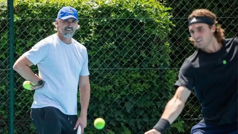 Циципас высказался о работе с бывшим тренером Рыбакиной