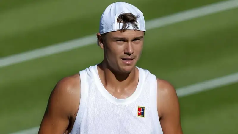 Восьмая ракетка мира объяснил сенсационное поражение на старте "Уимблдона"