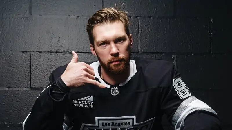 Российский хоккеист подписал многомиллионный контракт с клубом НХЛ "Рейнджерс"