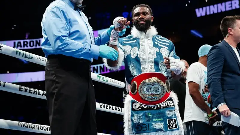 Джарон Эннис