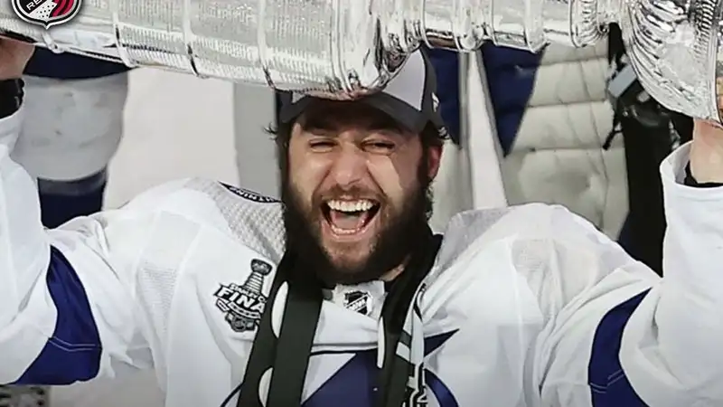 Двукратный обладатель Кубка Стэнли объявил о завершении карьеры