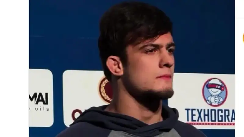 Ахмедханов проиграл полуфинал